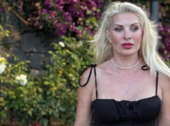 Κανείς δεν περίμενε να δει την Ελένη Μενεγάκη έτσι: Το βίντεο που κάνει τον γύρο του διαδικτύου από τη Νάξο