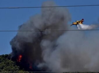 ΕΚΤΑΚΤΟ: Μεγάλη φωτιά δίπλα σε σπίτια- Μεγάλη κινητοποίηση της Πυροσβεστικής