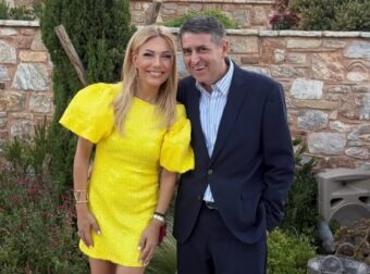 Μετά τη δύσκολη μάχη, ξανά μαζί: Η πρώτη, υπερκομψη εμφάνιση του Γιώργου Μυλωνάκη με τη Τίνα Μεσσαροπούλου