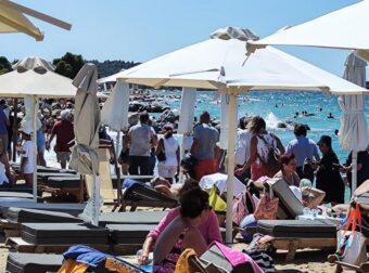 Από το SUP και τις ρακέτες, μέχρι τα ηχεία: Τι επιτρέπεται και τα πρόστιμα αν σας πιάσουν