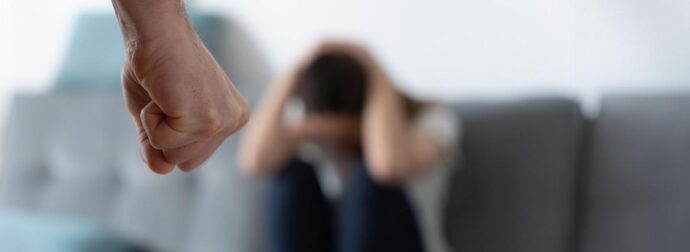 Φρίκη στην Καλλιθέα: 28χρονος ξυλοκόπησε την έγκυο σύντροφό του – Το μωρό δεν τα κατάφερε