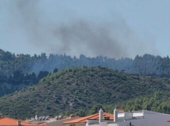 Συναγερμός στην Πυροσβεστική – Μεγάλη Φωτιά ΤΩΡΑ στη Χαλκιδική δίπλα σε μεγάλα χωριά – Οι πρώτες εικόνες