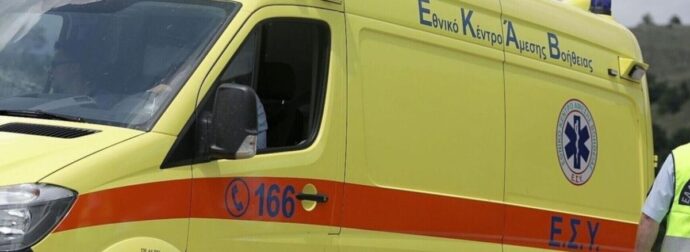 «Γιατί δεν ήρθες να πάρεις το παιδί μου;»: Οικογενειακή τραγωδία στην Λαμία, μητέρα κρατούσε στην αγκαλιά της πάνω από ένα 24ωρο τον νεκρό γιο της