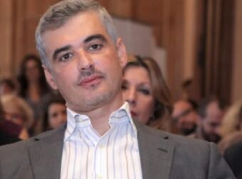 Ερωτευμένος ξανά ο Άρης Σπηλιωτόπουλος – Αυτή είναι η εντυπωσιακή 26χρονη σύντροφός του που συζητούν όλοι