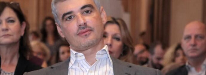 Ερωτευμένος ξανά ο Άρης Σπηλιωτόπουλος – Αυτή είναι η εντυπωσιακή 26χρονη σύντροφός του που συζητούν όλοι