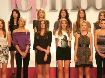 Κατάμαυρα μαλλιά, νέα μύτη, γεμάτη τατουάζ και φουσκωμένα χείλη – Αγνώριστη σήμερα η Τζώρτζια Αντωνίου