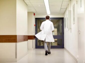ΓΕΜΙΖΕΙ ΜΕ ΤΟΝ ΙΟ ΠΟΥ ΟΛΟΙ ΦΟΒΟΥΝΤΑΙ Η ΕΛΛΑΔΑ: ΣΤΟ «ΚΟΚΚΙΝΟ» Η ΑΤΤΙΚΗ – ΤΟ ΠΡΩΤΟ ΣΥΜΠΤΩΜΑ ΠΟΥ ΘΑ ΕΜΦΑΝΙΣΕΙΣ ΜΟΛΙΣ ΚΟΛΛΗΣΕΙΣ