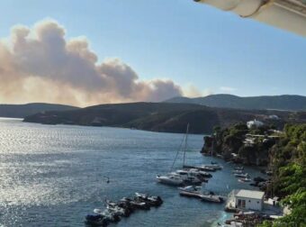 ΕΚΤΑΚΤΟ ΤΩΡΑ: Καίγεται ένα απο τα ομορφότερα νησιά μας – Τεράστια φωτιά τώρα, συναγερμός στην πυροσβεστική, εκκενώθηκαν οικισμοί
