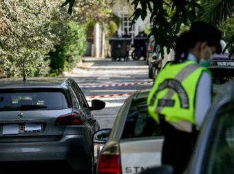 ΣΟΚ Τώρα: Δύο νεκροί στη Νέα Σμύρνη – Άνδρας και γυναίκα βρέθηκαν νεκροί στην είσοδο πολυκατοικίας