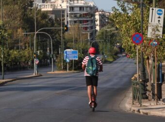Ασύλληπτη τραγωδία στην Κυψέλη: 15χρονος χαροπαλεύει μετά από πτώση με ηλεκτρικό πατίνι
