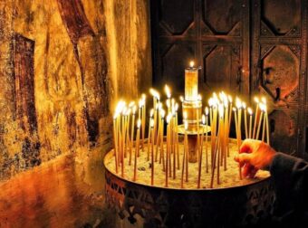 Εορτολόγιο 25 Αυγούστου: Μόλις μαθεύτηκε ποιοι γιορτάζουν αύριο – Η συγκλονιστική ιστορία του Αγίου που έγινε πρώτος επίσκοπος Κρήτης