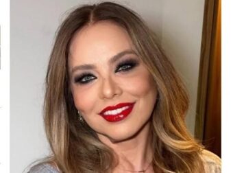 Ορνέλα Μούτι: Στα 71 της “γκρέμισε” το Instagram – Πήγε έτσι σε εκδήλωση και δίδαξε στυλ στις 20ρες