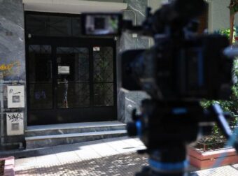 Κυψέλη: «Βγήκε ένα κοριτσάκι, έγκυος από τον Αφγανό, και αυτός άρχισε να τη χτυπάει» – Τι είδε ο διαχειριστής