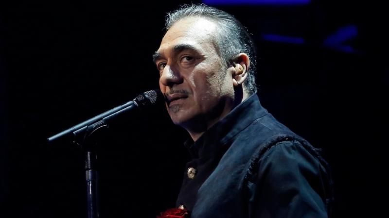 Μετά τον θάνατο της Κίλι: Ο Νότης Σφακιανάκης φέρεται να πουλάει τη βίλα στη Βάρκιζα