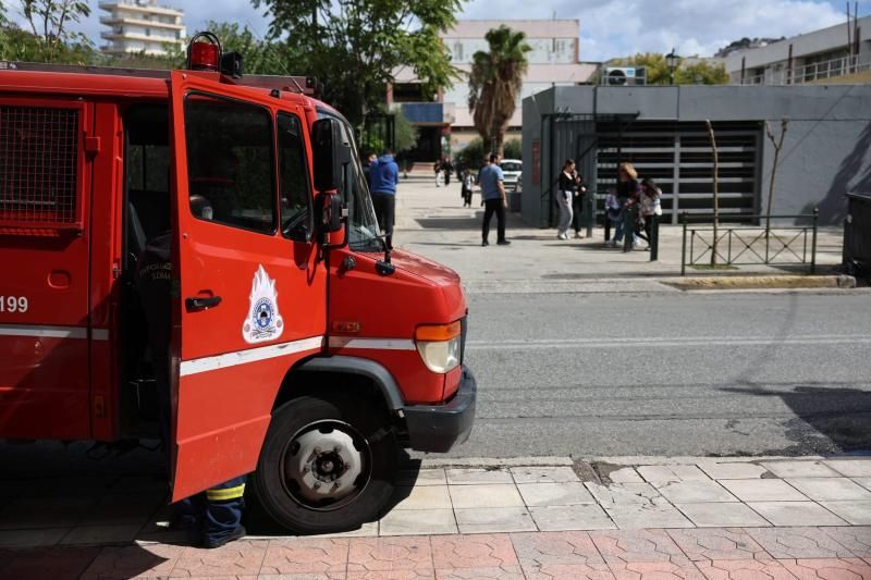 ΣΥΝΑΓΕΡΜΟΣ ΤΩΡΑ στην Αθήνα: Εκκενώθηκε σχολικό συγκρότημα – Φόβοι για διαρροή αερίου, περίπου 6.000 μαθητές εκεί