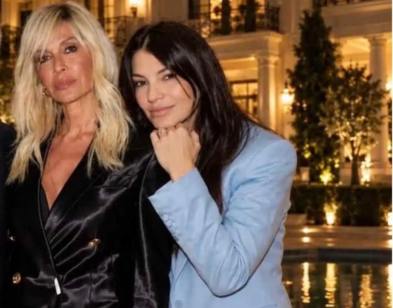 Η πιο… ωραία στο ΟΑΚΑ: Έτσι πήγε ντυμένη η Δήμητρα Κούστα στη συναυλία της Βίσση – Τα δερμάτινα, το μαύρο μπουστάκι και το κολλητό παντελόνι… φωτιά