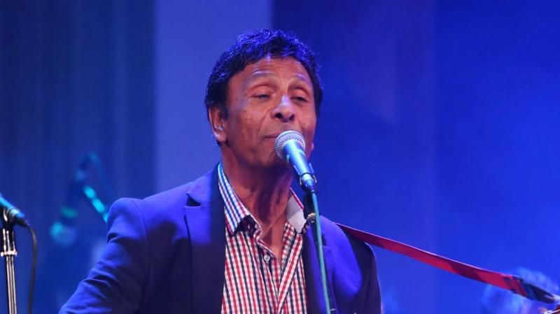 ΑΠΑΡΗΓΟΡΗΤΗ Η ΟΙΚΟΓΕΝΕΙΑ ΤΟΥ – Δυστυχώς ο αγαπημένος τραγουδιστής Βασίλης Παϊτέρης.