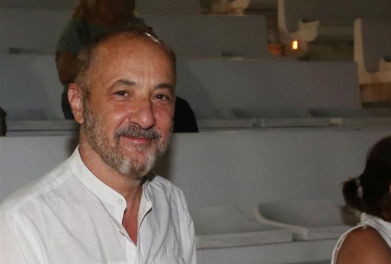 Στέλιος Μάινας: Κι όμως αυτή ειναι… Σπάνια δημόσια εμφάνιση με τη σύζυγό του στο Ηρώδειο