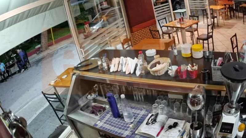 Περιστέρι: Βίντεο-ντοκουμέντο – H στιγμή της σύλληψης της 41χρονης που δηλητηρίαζε τον σύζυγό της – Ouρλιαζε στους αστυνομικούς