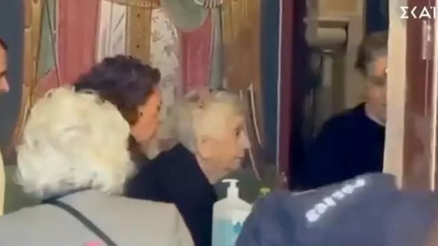 Άγριος καβγάς στο μνημόσυνο του Μαζωνάκη – Πιάστηκαν στα χέρια