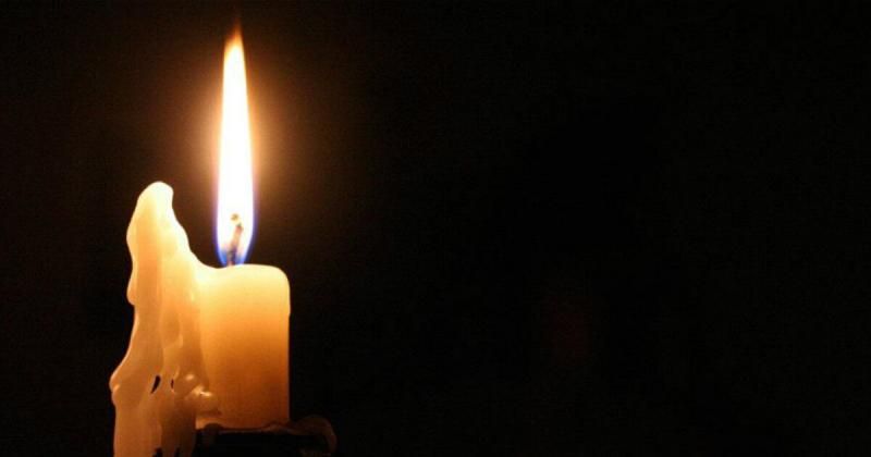 Θρήνος! Πέθανε θρυλικός τραγουδιστής – Η σπουδαία καριέρα και η τελευταία δημόσια εμφάνισή του